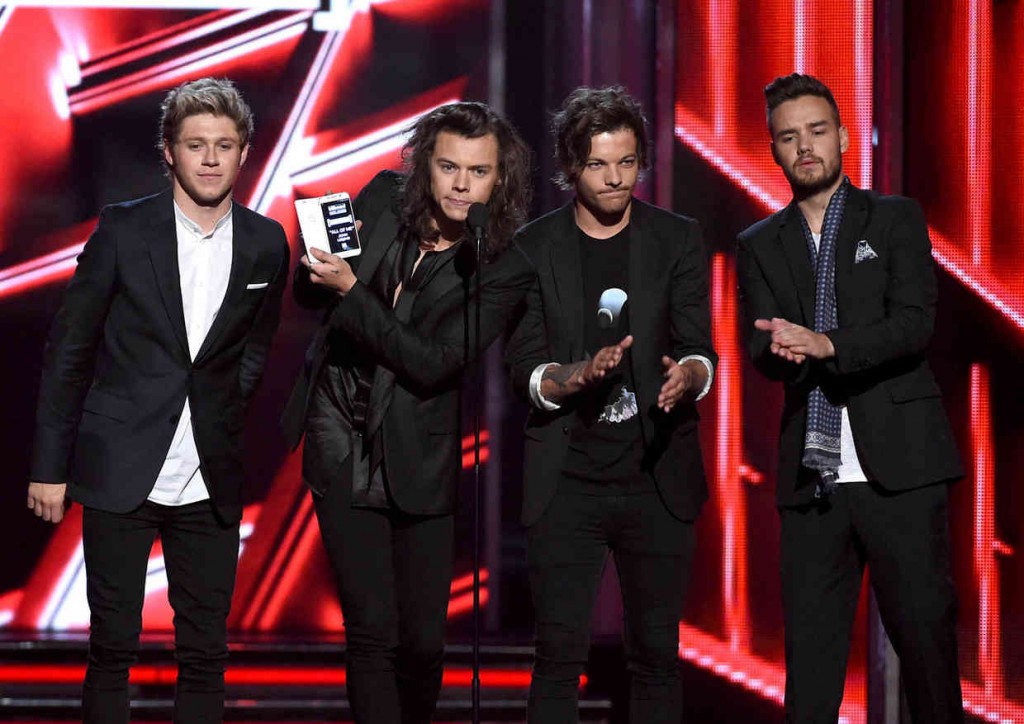 LAS VEGAS, NV - MAY 17:  (L-R) Recording artists Niall Horan, Harry Styles, Louis Tomlinson and Liam Payne of One Direction speak onstage during the 2015 Billboard Music Awards at MGM Grand Garden Arena on May 17, 2015 in Las Vegas, Nevada.  (Photo by Ethan Miller/Getty Images)