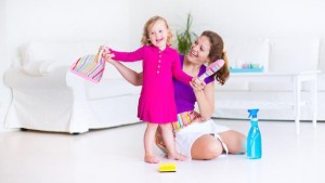 mother-daughter-cleaning-house-Dollarphotoclub_72426164