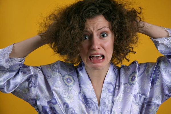 woman-frizzy-hair
