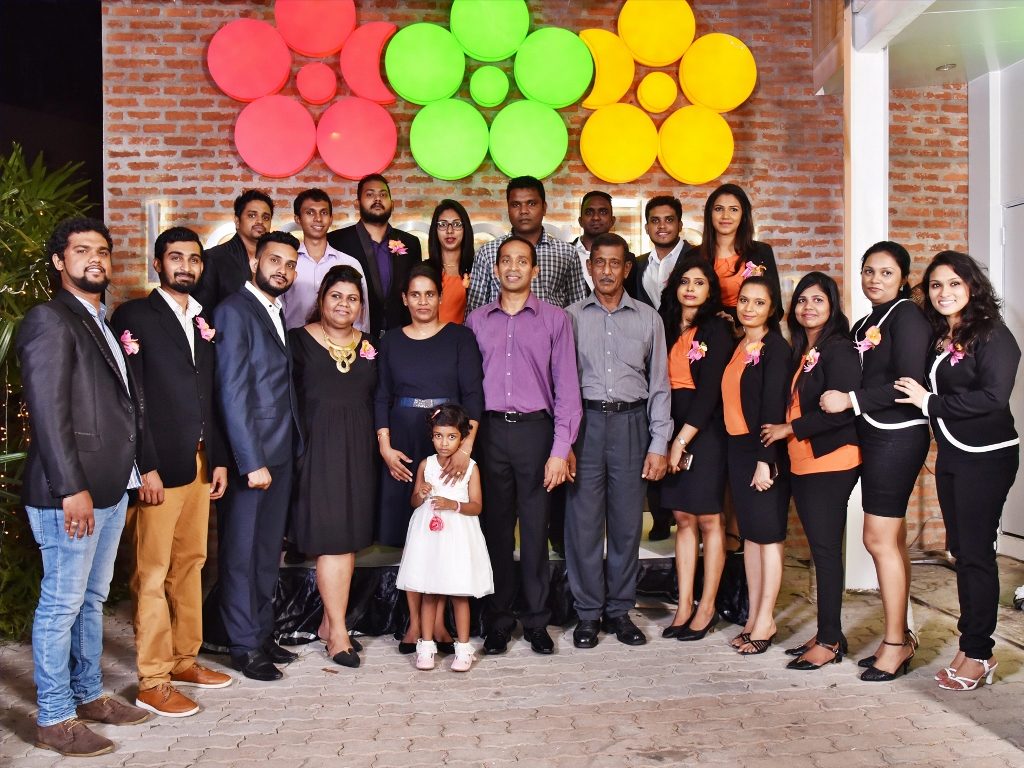 lf-01-dr-lasantha-malavige-with-his-staff-at-lassana-flora